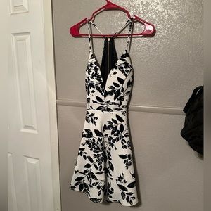 Honey and Rosie, black and white dress size small
